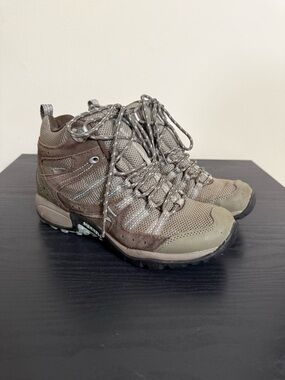 Merrell Tuskora Women’s Sz 6.5 Olive Waterproof Trail Hiking Boots J090559